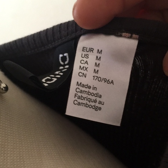 Button Up Floral - Picture 3 of 3